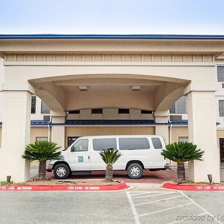 Quality Inn & Suites Airport Austin Dış mekan fotoğraf