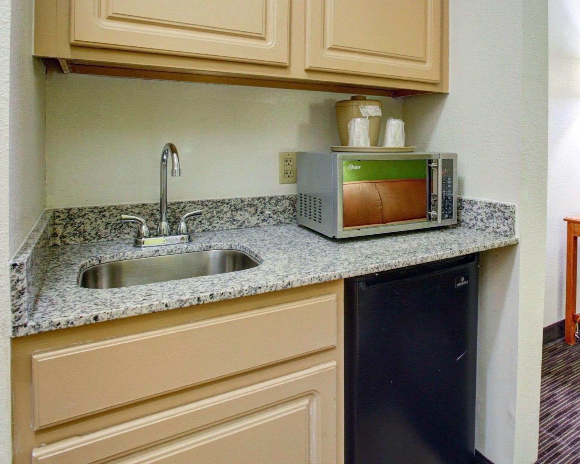 Quality Inn & Suites Airport Austin Dış mekan fotoğraf