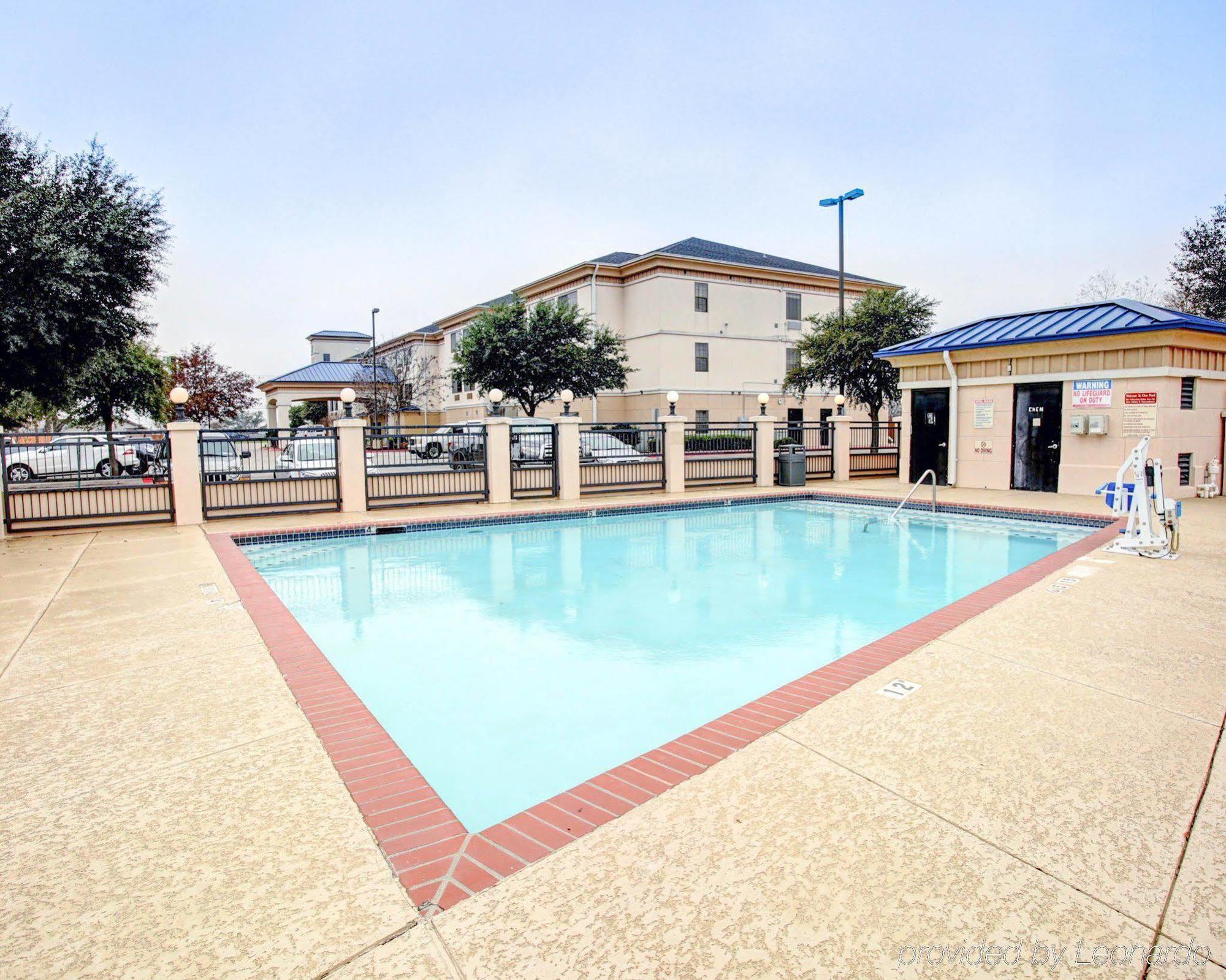Quality Inn & Suites Airport Austin Dış mekan fotoğraf
