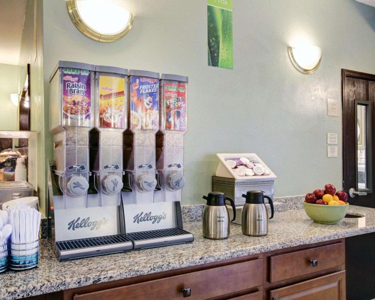 Quality Inn & Suites Airport Austin Dış mekan fotoğraf