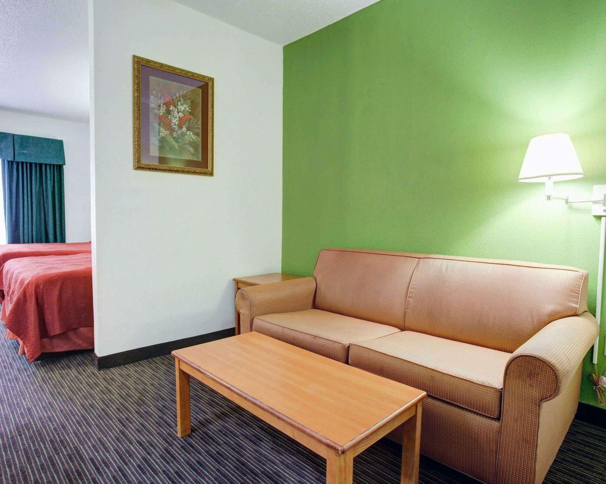 Quality Inn & Suites Airport Austin Dış mekan fotoğraf