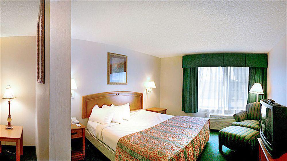 Quality Inn & Suites Airport Austin Dış mekan fotoğraf